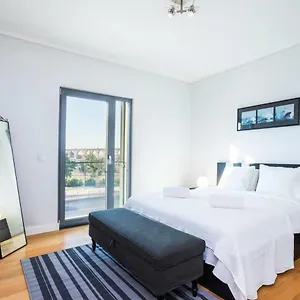spacious-apartment-in-residential-campolide.hotels-lisbon-portugal.com/